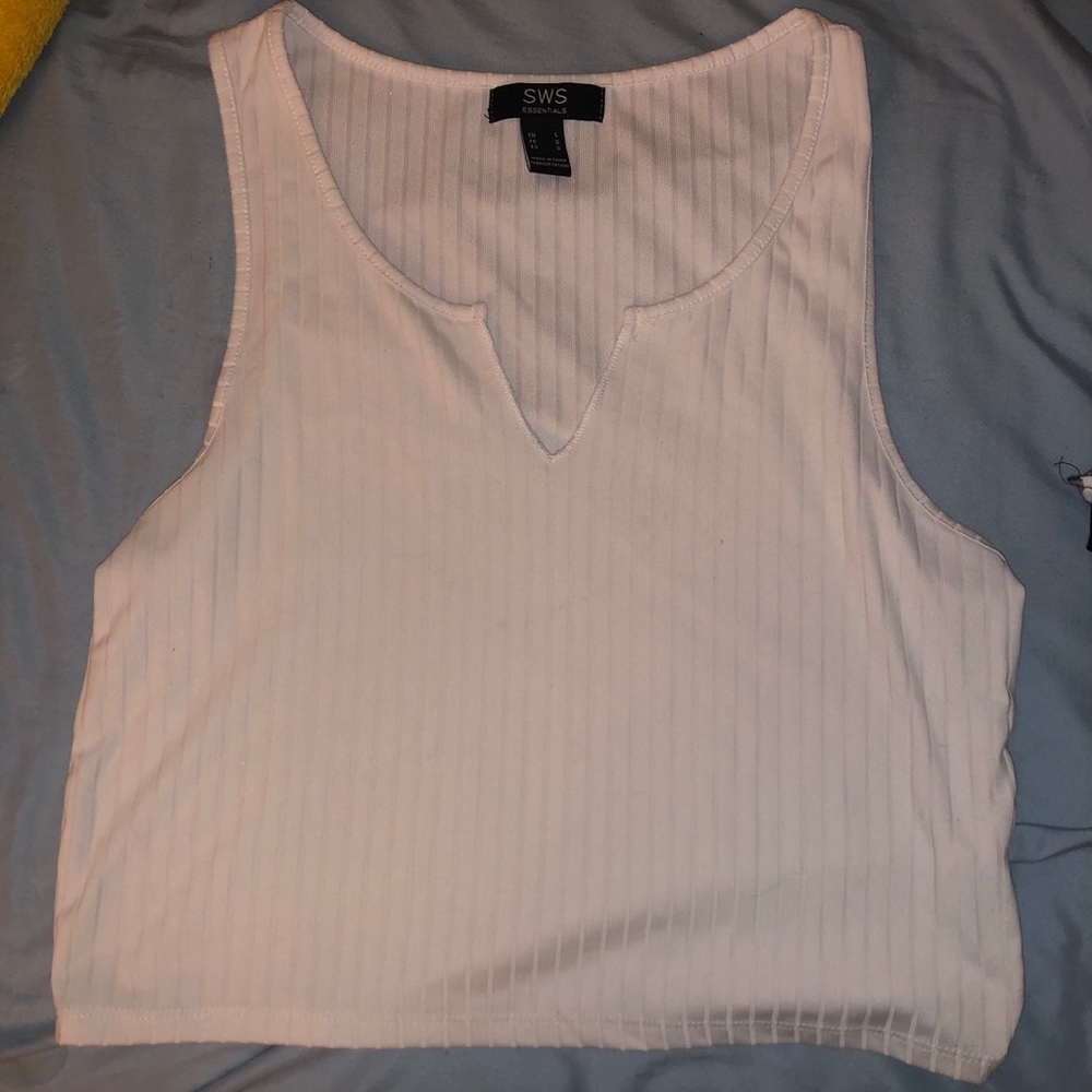 3 tops - Picture 2 of 3